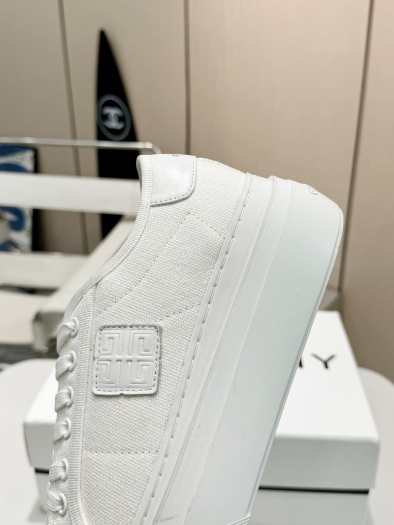 Givenchy Sneakers